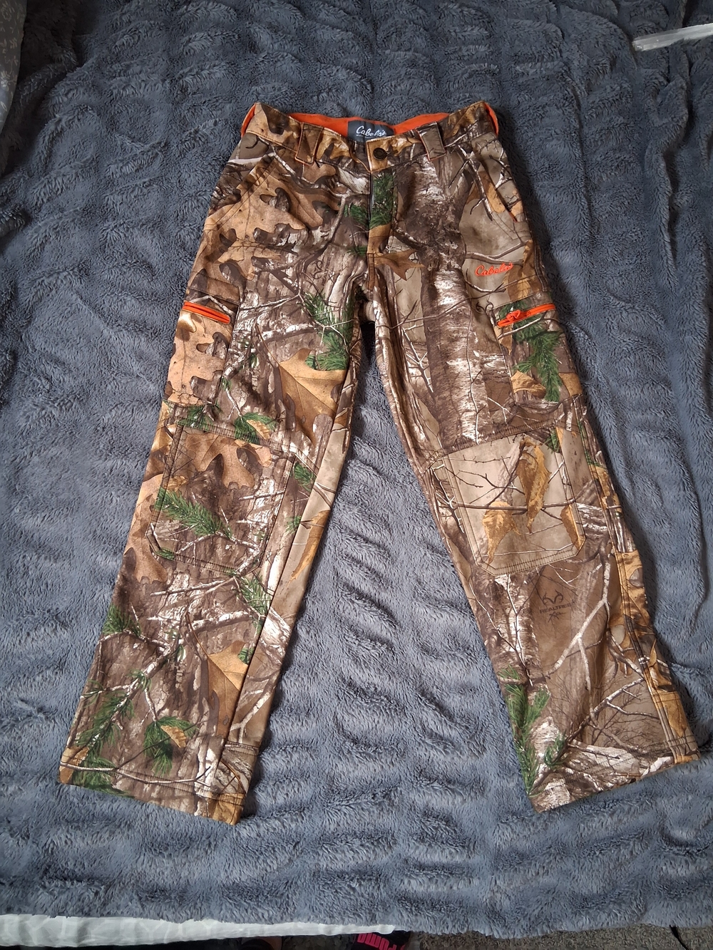 Cabela's Kid's Realtree Camo Insulated Hunting Pants M